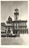 Komárom, Komárno; Városháza, Klapka szobor, kerékpár / city hall, statue, bicycle