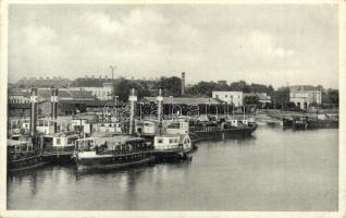 Komárom, Komárno; Dunarészlet a kikötővel, gőzhajók, uszályok / Donauansicht mit Hafen / riverside, harbor, port, steamships, barges (EK)