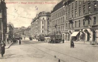 Budapest II. Margit körút, háttérben a Rózsadomb, villamosok, Wohlmuth A. üzlete, csendőr, drogéria (Rb)