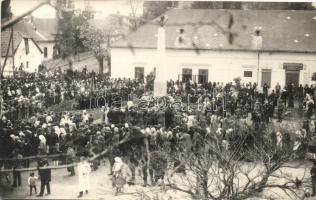 1941 Mezőcsát, Hősök turul szobrának az avatási ünnepsége, Horváth Gyula üzlete. photo