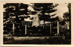 Marcali, Járásbíróság, Szovjet hősi emlék, áruház - 4 db MODERN fekete-fehér képeslap / 4 modern pos...