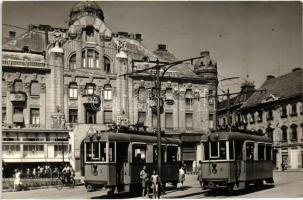 Szombathely, Állami áruház, villamosok - 2 db MODERN fekete-fehér képeslap / 2 modern postcards