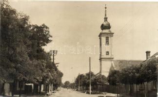 Üllő, Kossuth Lajos utca és református templom