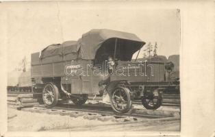 Osztrák-magyar vasúti katonacsapatok 46. sz. sínautója / Büssings K.u.K. Eisenbahntruppe Schieneauto No. 48. / WWI Austro Hungarian Railway troops rail car. photo (fa)