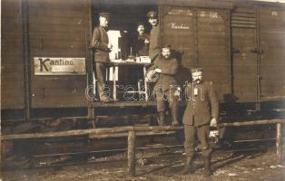 A szerbellenes német és K.u.K. offenzíva vasúti kocsiban felállított tábori kantinja / WWI Anti-Serb German and K.u.K. military train, canteen inside with soldiers, photo