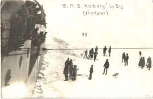 SMS Kolberg Kleiner Kreuzer in Eis (Finnland), Kaiserliche Marine / German Navy light cruiser in ice in Finland. photo (EK)