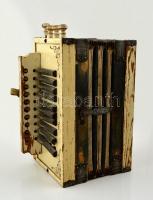 Gerbr: Ludwigs accordeon harmonika, viselt állapotban, nem működik, 25×31 cm