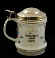 Hollóházi fém fedeles korsó, II János Pál pápa képével, matricás, jelzett, hibátlan, m:13 cm