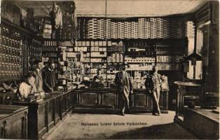 Vulkán, Zsivadejvulkán, Vulcan; Hermann Izidor üzlete, belső az eladókkal. Adler fényirda 1908. / shop interior with employees