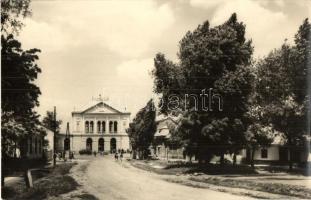 25 db főleg MODERN magyar fekete-fehér városképes az 1950-es és 1960-as évekből / 25 mostly modern b...