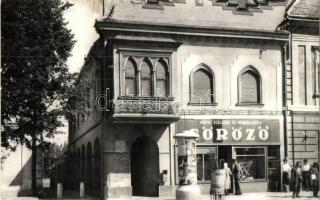 25 db főleg MODERN magyar fekete-fehér városképes az 1950-es és 1960-as évekből / 25 mostly modern b...