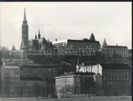 cca 1975 Budapesti városképek, életképek, 4 db vintage fotó, három feliratozott, 18x23,5 cm 16x24 cm