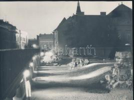 cca 1968 Székesfehérvári városképek, életképek, 5 db feliratozott vintage fotóművészeti alkotás, 24x...