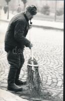 cca 1968 Székesfehérvári városképek, életképek, 5 db feliratozott vintage fotóművészeti alkotás, 24x...