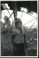 cca 1972 Kortárs fotóművészeti alkotások, 3 db feliratozott vintage fénykép, 16,5x22,5 cm és 18x24 c...