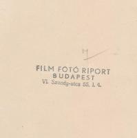 Báli ruhák divatja az 1930-as évekből, 3 db vintage fénykép, kettő jelzett, 17,5x23 cm és 16x22,5 cm...