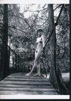 cca 1978 Fűben, fában van az orvosság, 3 db szolidan erotikus fénykép, vintage negatívokról készült ...