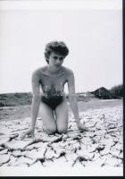 cca 1977 Természetimádók, 3 db szolidan erotikus fénykép, vintage negatívokról készült mai nagyítások, 25x18 cm / 3 erotic photos, 25x18 cm
