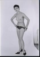 cca 1968 A bugyi levételének művészete, 3 db szolidan erotikus fénykép, vintage negatívokról készült...