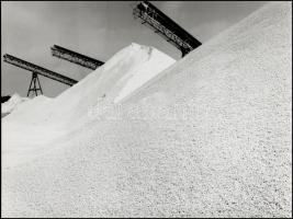 cca 1970 Bányák, 4 db feliratozott vintage fotóművészeti alkotás, 30x40 cm