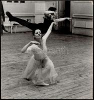 cca 1974 Balettfotók, 3 db vintage fotóművészeti alkotás, kasírozva, 24x39 cm és 40x30 cm között