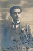 Hipólito Lázaro (1887-1974) katalán-spanyol operaénekes aláírása őt ábrázoló fotólapon, 13,5x9 cm / autograph signature of Hipólito Lázaro Spanish opera singer