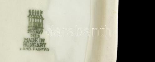 Zsolnay őrködő kakas és a tyúkok, kézzel festett, jelzett (Sinkó András), hibátlan, m:19 cm, h:19 cm