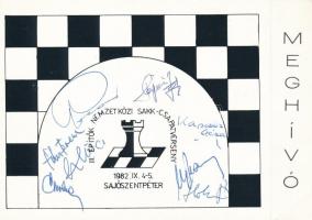 1982 az III. Építők nemzetközi sakk-csapatverseny résztvevőinek aláírásai meghívón