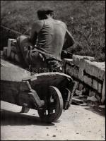 cca 1975 Gebhardt György (1910-1993) hagyatékából 2 db vintage fotóművészeti alkotás, az egyik felir...