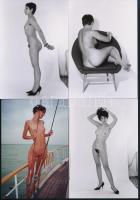 cca 1975 Mindent megmutatunk, 44 db szolidan erotikus fénykép, vintage negatívokról készült mai nagy...