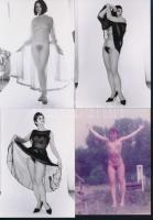 cca 1975 Mindent megmutatunk, 44 db szolidan erotikus fénykép, vintage negatívokról készült mai nagy...