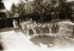 cca 1955 Tiszavölgyi József (1909-?) fotóriporter hagyatékából 21 db vintage negatív, 4x6 cm és 6x9 ...