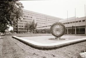 cca 1977 Szegedi városképek, 26 db szabadon felhasználható negatív, 6x6 és 6x9 cm között