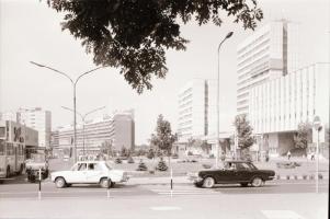 cca 1977 Szegedi városképek, 26 db szabadon felhasználható negatív, 6x6 és 6x9 cm között