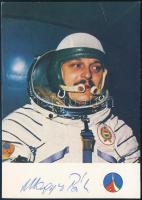 1981 Szovjet Magyar közös űrrepülés képeslap Magyari Béla űrhajós saját kezű aláírásával