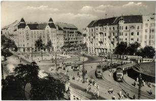 Budapest, Képzőművészeti Alap Kiadóvállalat - 46 db fekete-fehér képeslap az 50-es évekből, érdekes ...