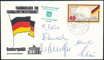 1974 A világbajokságot megnyerő NSZK labdarúgó válogatott néhány játékosának aláírása emlékborítékon / Autograph signature of world champion winner German football players from the training camp