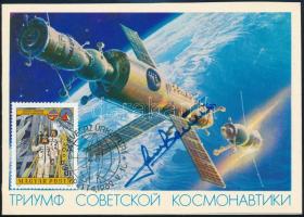 Szovjet-magyar közös űrrepülés szovjet emléklap, rajta Farkas Bertalan űrhajós aláírásával