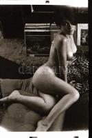 1968 Szolidan erotikus negatív felvétel, 29 db, 24x36 mm