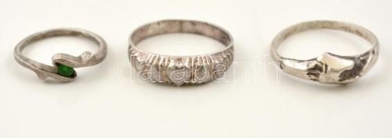 Ezüst (Ag) 3 db gyűrű, köztük egy köves díszítésű, jelzettek, méret: 58, 57, 46 bruttó: 4,7 g