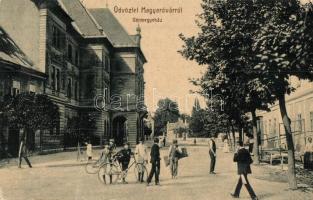 Magyaróvár, Mosonmagyaróvár; Vármegyeház, kerékpár, Pingitzer Ignácz kiadása (EK)
