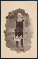 cca 1920-1930 Kislány macskás jelmezben, fotólap, 14x9 cm