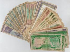30db-os vegyes külföldi bankjegy tétel, közte Lengyelország, Líbia, Románia T:III,III- 30pcs of various banknotes, including Lybia, Poland, Romania C:F,VG