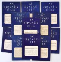 1941 Az ország útja. Állam és nemzetpolitikai folyóirat. Szerk.: Barankovics István, Dessewffy Gyula. 1941. január-december, 1-12. számok. Ötödik, teljes évfolyam. Bp., Deák Ferenc Társaság. Papírkötés, kissé foltos borítókkal, Udvardi és Básthi dr. Udvardy Jenő (1880-1941) jogász, kormányfőtanácos, zalaegerszegi ügyvédi kamara elnökének ex libris-szeivel. (5 db.)