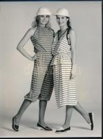 cca 1970-1980 Divatfotók, 5 db, 24x18 cm