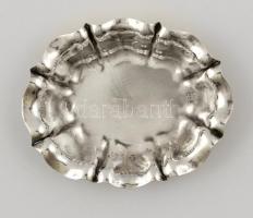 Ezüst(Ag) ovális hullámos peremű tálka, jelzett, 7,6x6 cm, nettó: 9 g
