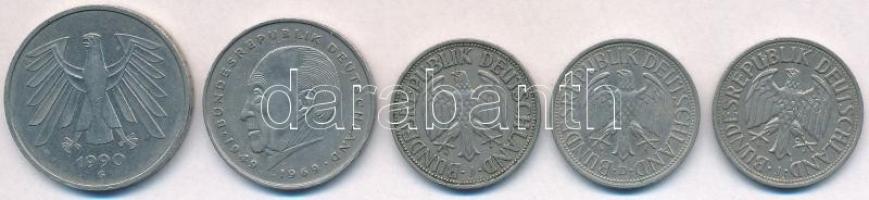 NSZK 1950-1990. 1M (3xklf) + 2M + 5M T:2,2-
FRG 1950-1990. 1 Mark (3xdiff) + 2 Mark + 5 Mark C:XF,V...