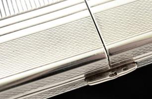 Ezüst(Ag) két oldalon nyitható cigarettatárca, jelzett, 11x8,5 cm, nettó: 177,2 g