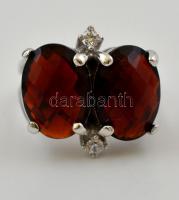 Ezüst(Ag) négyköves gyűrű, szintetikus kövekkel, jelzett, méret: 55, bruttó: 7,4 g