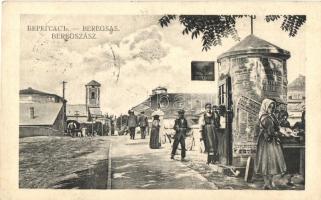 Beregszász, Berehove; utcakép piaccal és hirdetőoszloppal / street view with market and advertising column 1938 Beregszász visszatért So. Stpl